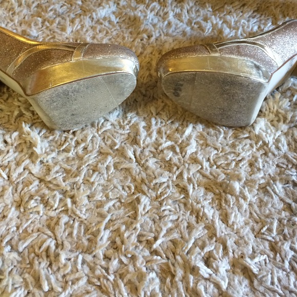 Gold glittery heels - Picture 3 of 3