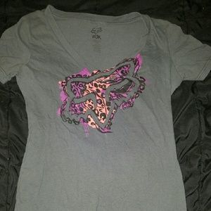 FOX vneck tee