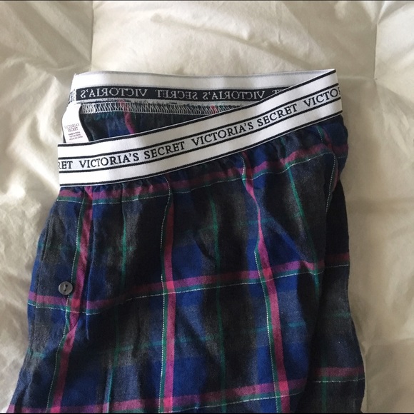 Victoria Secret Plaid Pajama Shorts - Picture 3 of 4