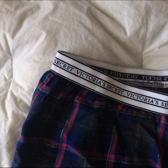 Victoria Secret Plaid Pajama Shorts - Picture 4 of 4