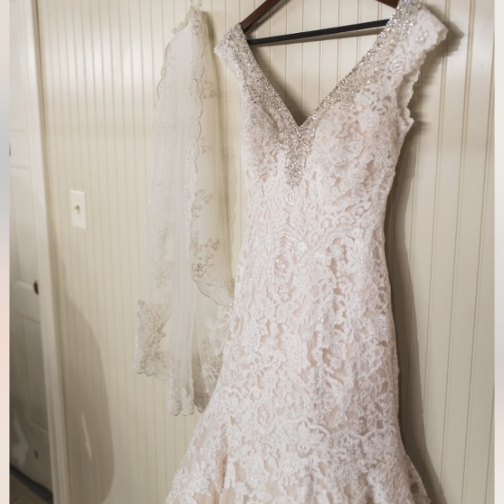 Custom Allure bridal wedding dress. Size 8.