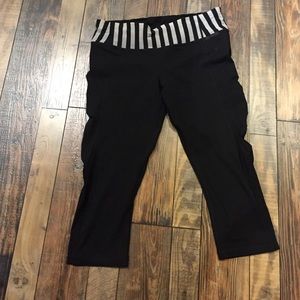 Lululemon size 10 crop