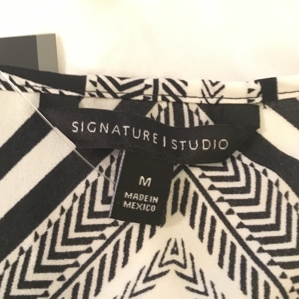 ⚡️⚡️Final $ ⬇️⚡️⚡️Hi Low Signature Studio Tank NWT - Picture 4 of 4