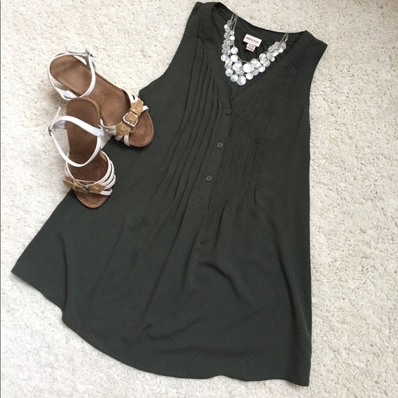 Tops - ❤️🎉💃 Loden Green Tunic Top