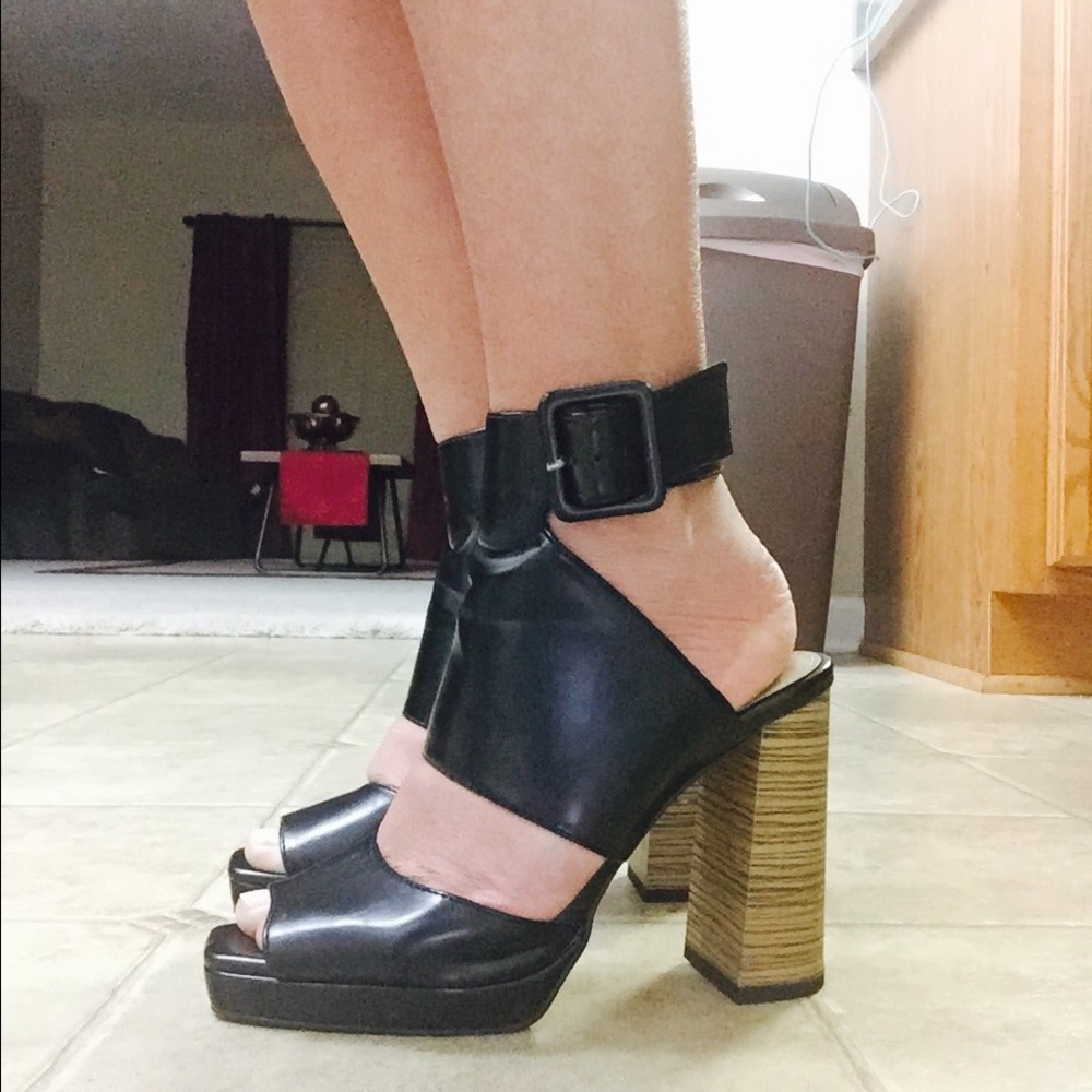 Zara Black Trafalac Heels size 37