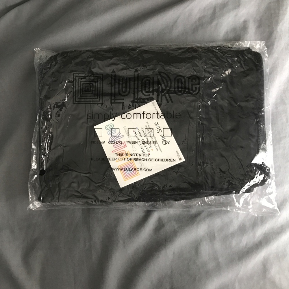 Sold elsewhere Solid black brand new leggings
