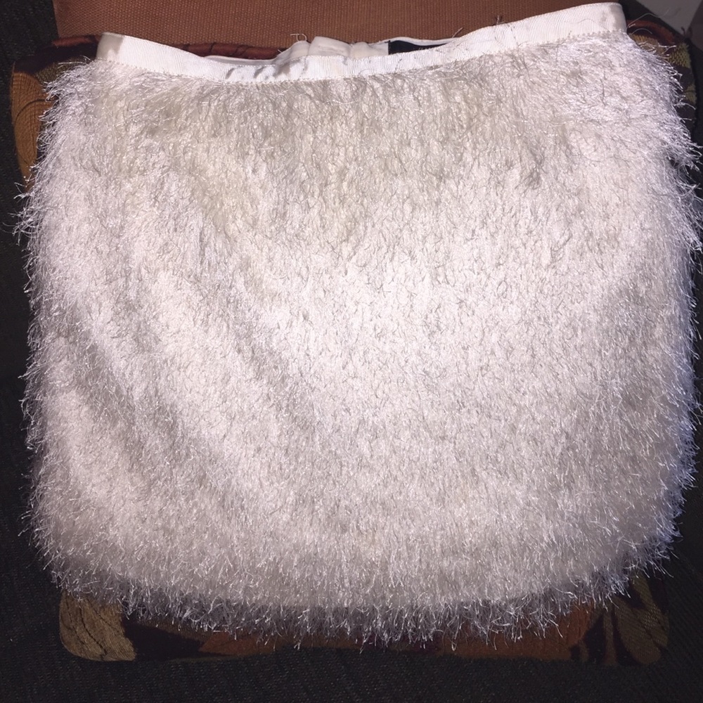 Flirty white skirt