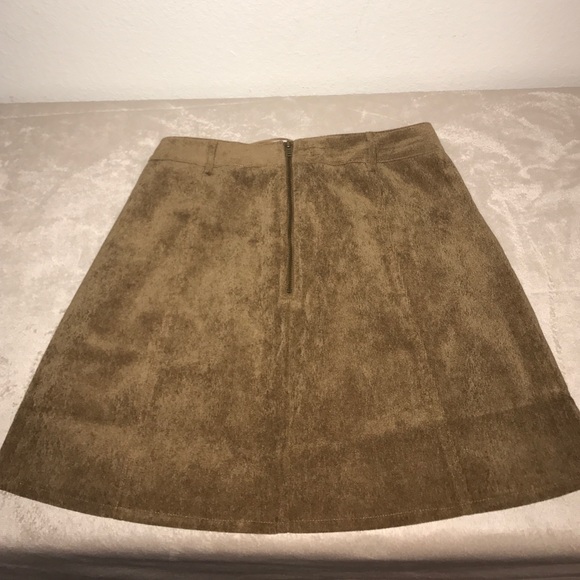 Lace-up tan skirt - Picture 3 of 4
