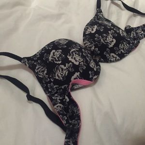 Great condition 34 B Victoria's Secret bra