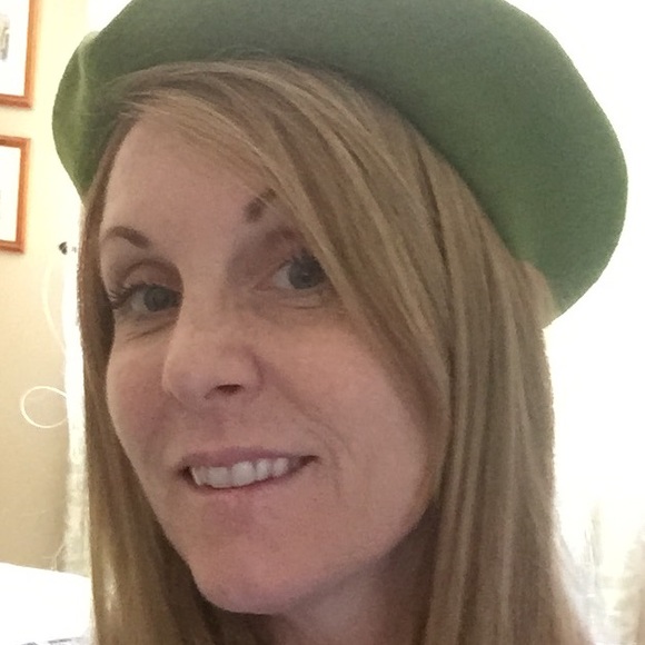 Meet your Posher, Christine - Picture 3 of 3