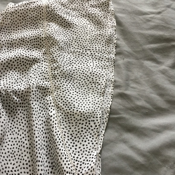 Polka dot flutter sleeve blouse - Picture 3 of 3