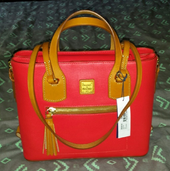 Handbags - Dooney and Bourke Purse
