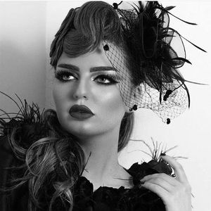 Meet your Posher, Eva