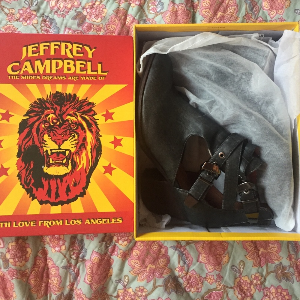 1 HR SALE Everwell JC booties