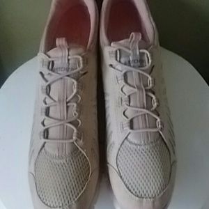 WOMEN'S NWOB SKECHERS FLEX 8.5