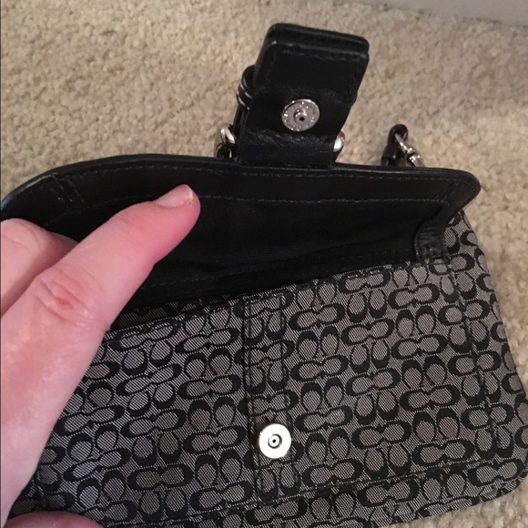 Vintage Coach Black/Gray Wristlet - Picture 3 of 4
