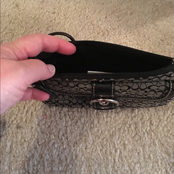 Vintage Coach Black/Gray Wristlet - Picture 4 of 4