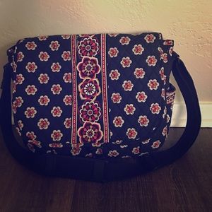 Vera Bradley messenger bag in Pirouette