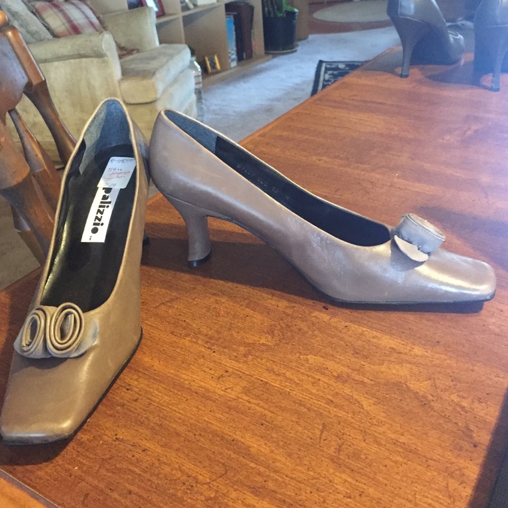 Palizzio Pumps