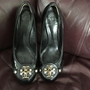 Tory Burch Black Patent Leather Shors