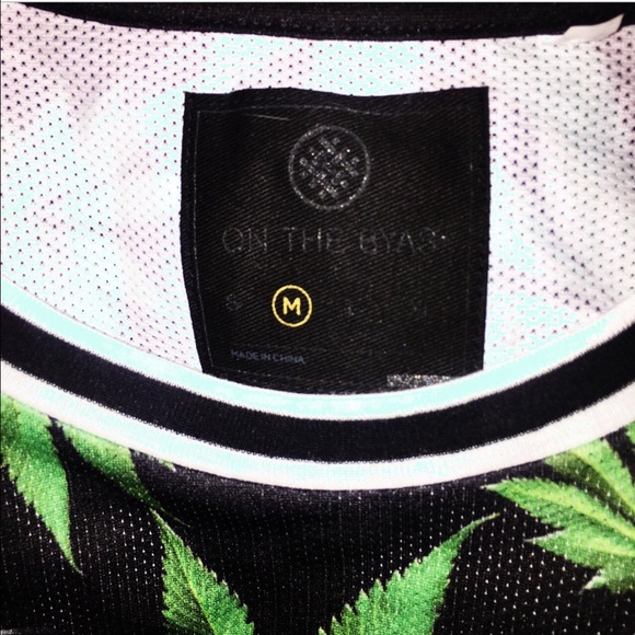 Weed shirt - Picture 3 of 3