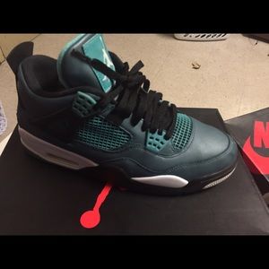 Jordan 4 Teal, size 9.5.