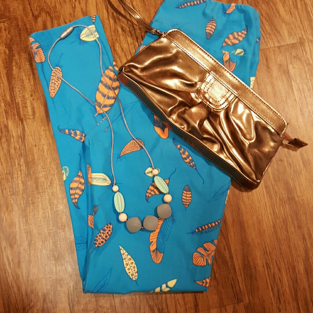 Lularoe OS leggings, unicorn feather print!