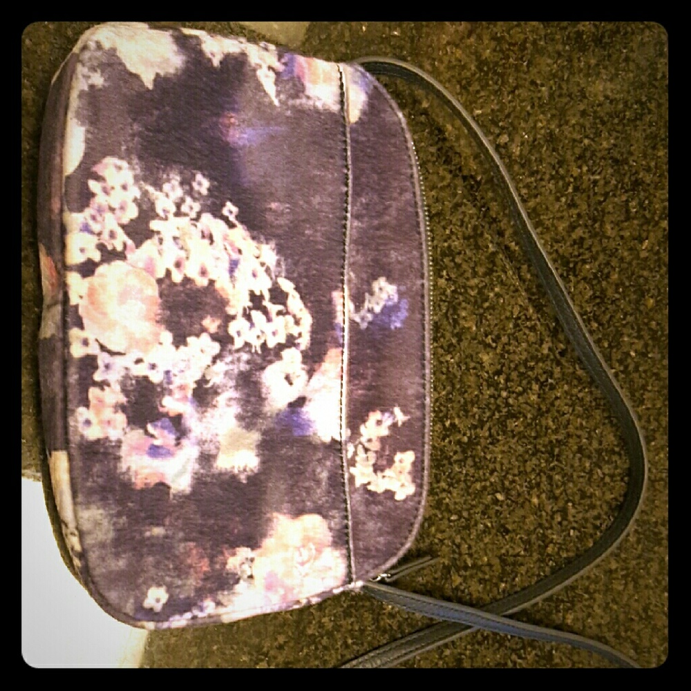 New Cute BCBGENERATION hand bag