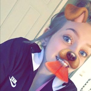 Meet your Posher, Caleigh