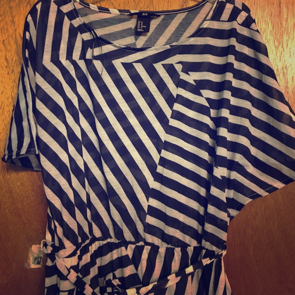 H&M multi print dress Medium New without tags!