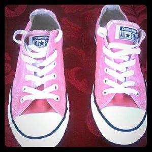Converse  classic PINK kicks ??????