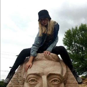 Meet your Posher, Ashlyn