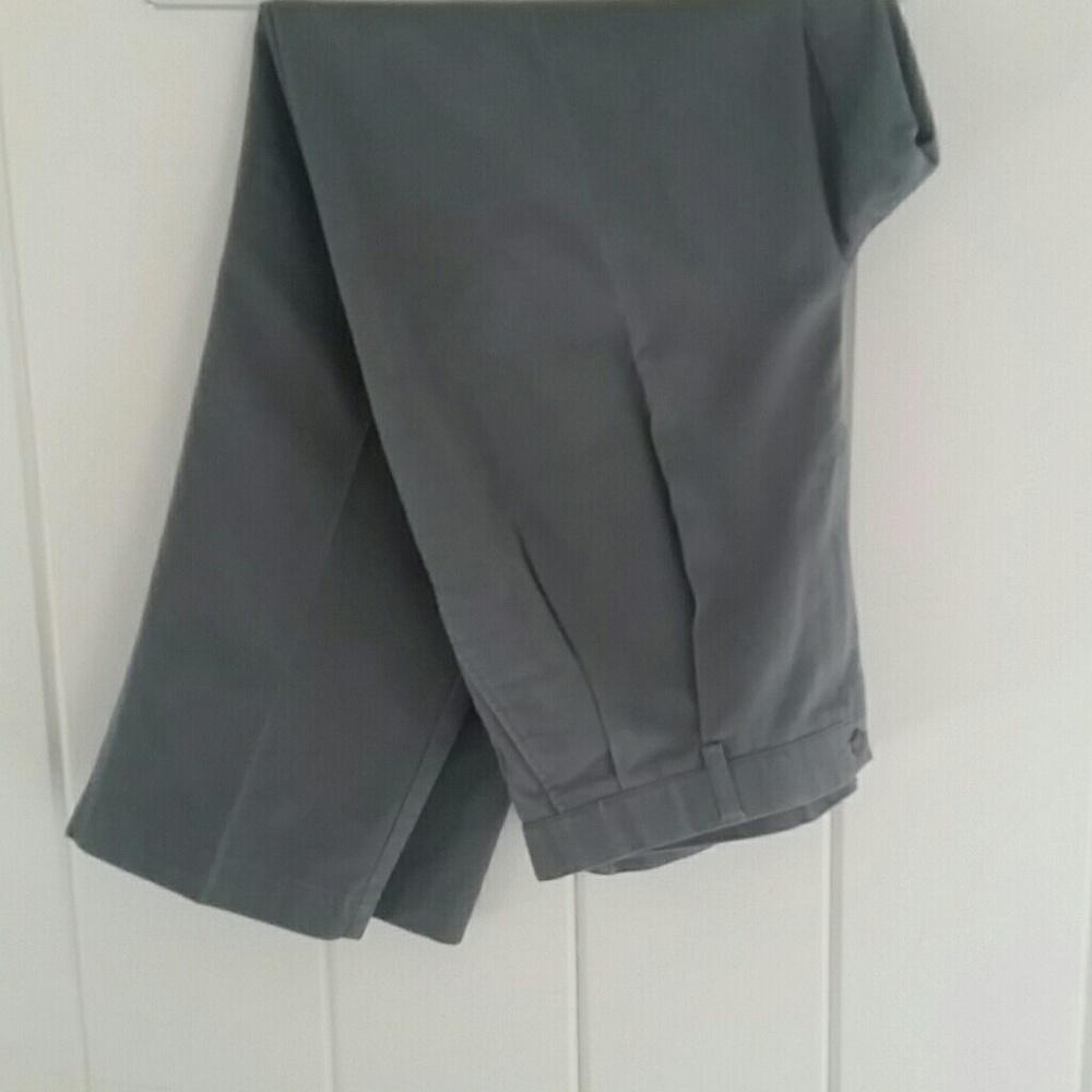 Men's Pleated Front Pants