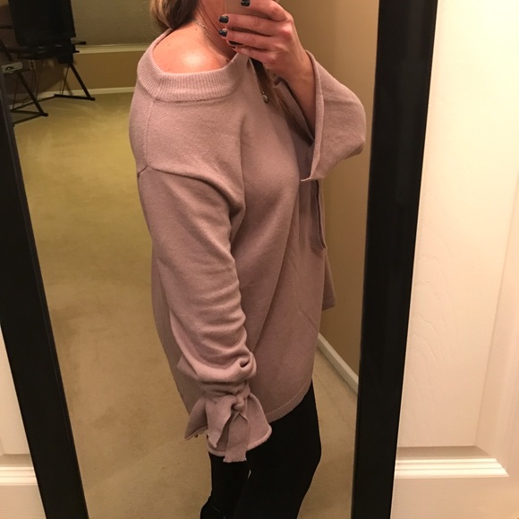LAST DAY! 2 Left❗️5🌟Bell Tie Sleeve Mauve Sweater - Picture 5 of 7
