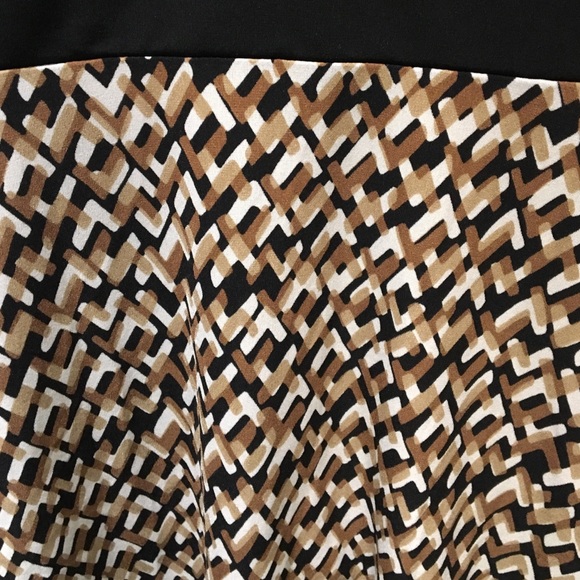 A. Breyer brand dress shirt size small. - Picture 2 of 4