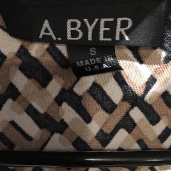 A. Breyer brand dress shirt size small. - Picture 3 of 4