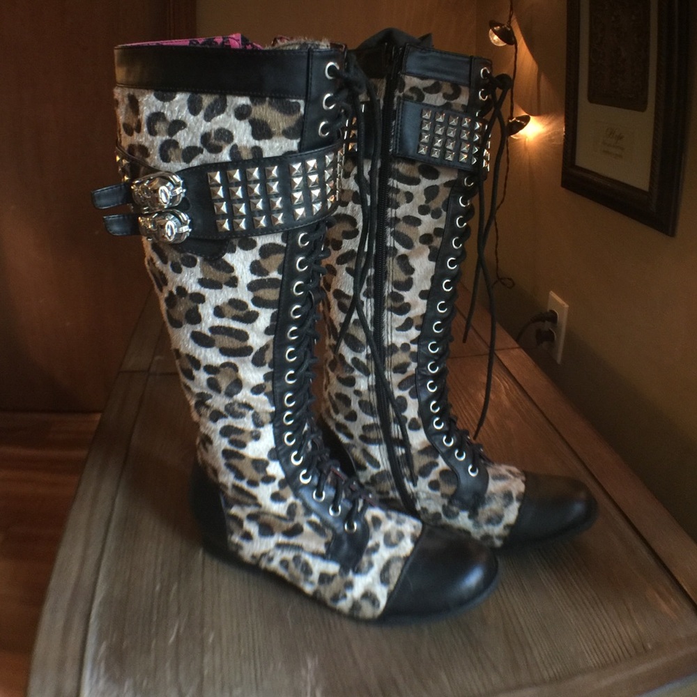 Leopard combat boots