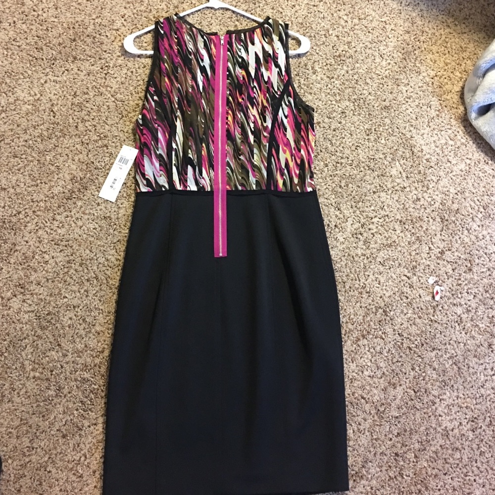 Dress - Picture 3 of 4