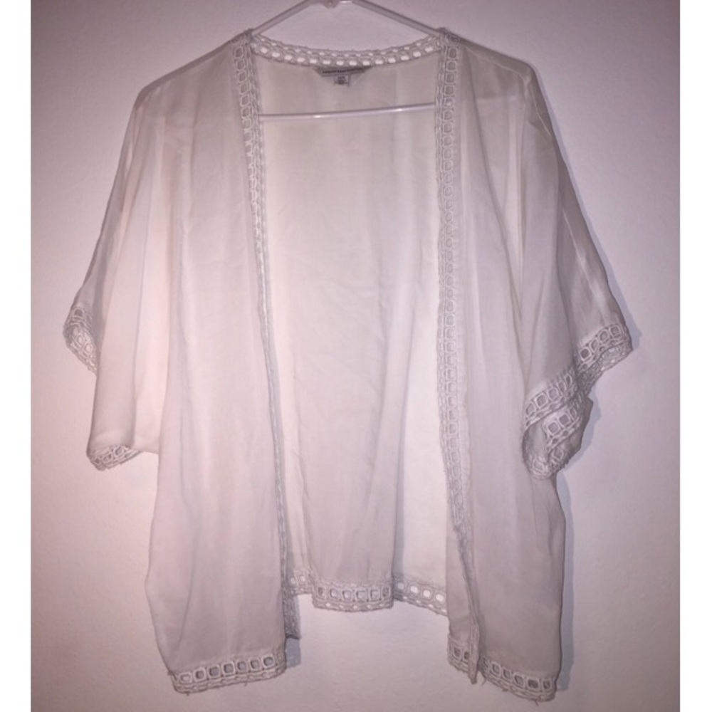 American Eagle white kimono