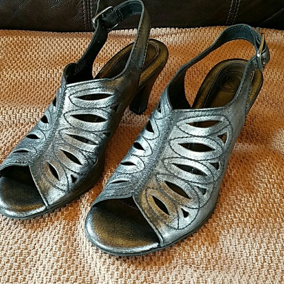 Charcoal with silver undertone heels - Picture 1 of 3