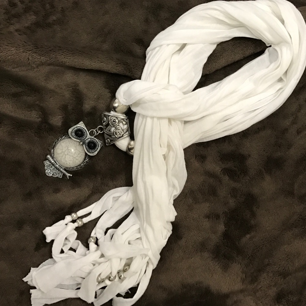 ⭐️⭐️SOLD⭐️⭐️SOLD⭐️⭐️Owl Scarf NWOT