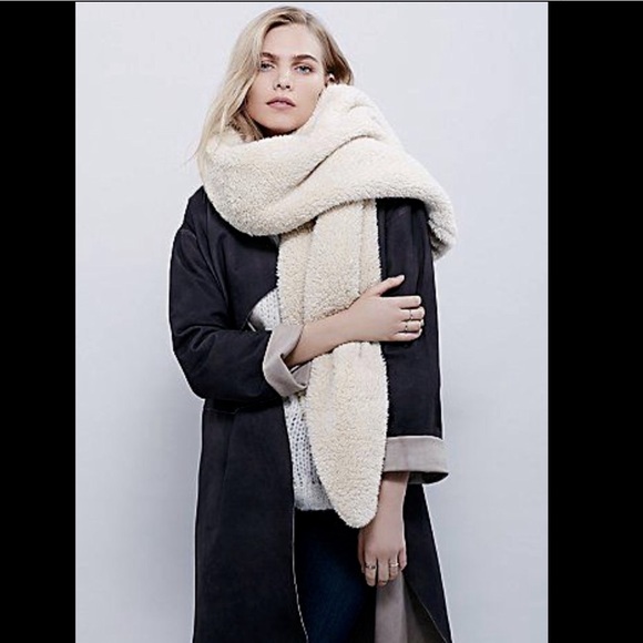 NEW Bickley /& Mitchell Cozy Thick Scarf Wrap Bought at Free People Wine O//S