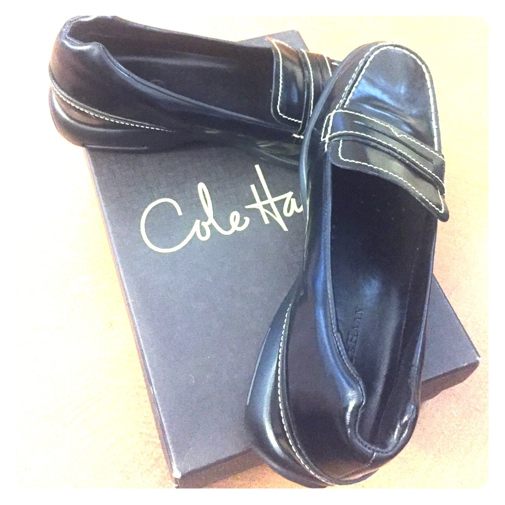 Pristine Cole Haan black loafers / Nike air sole
