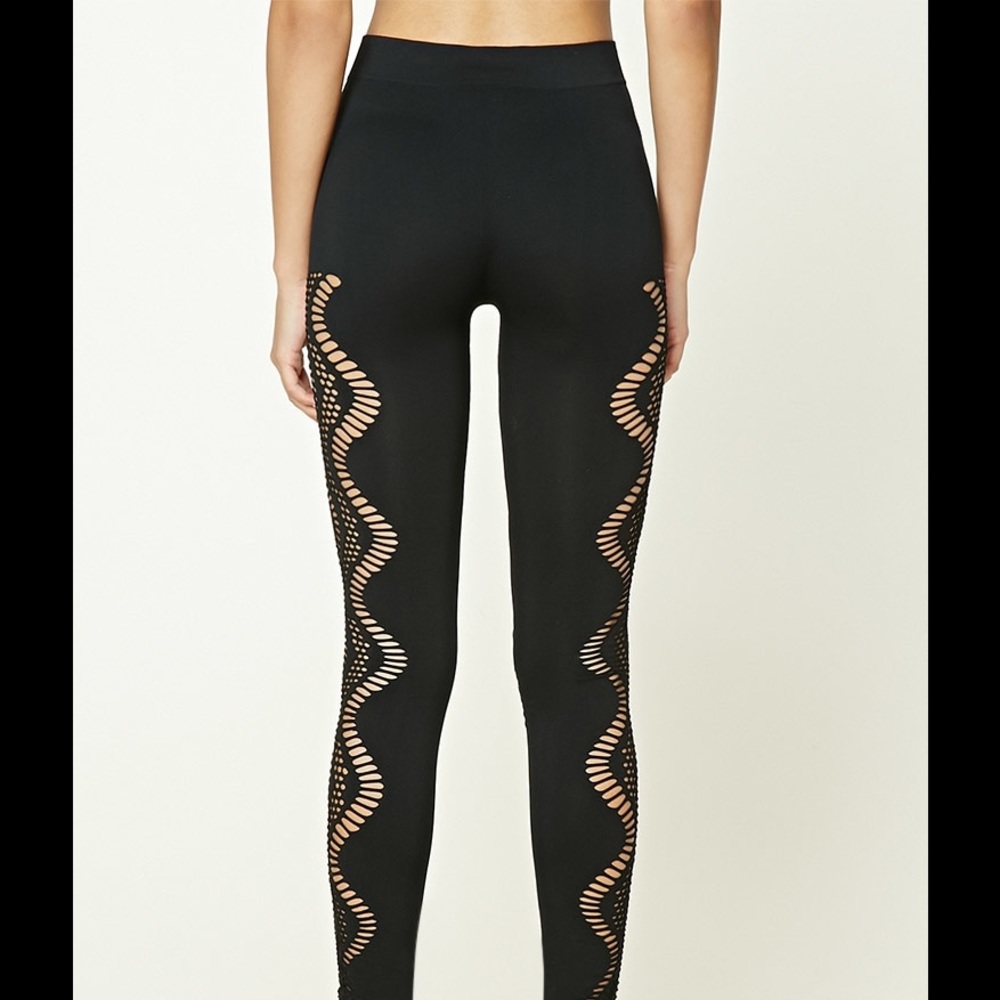 LAST PAIR🌺 Cutout leggings - Picture 2 of 4