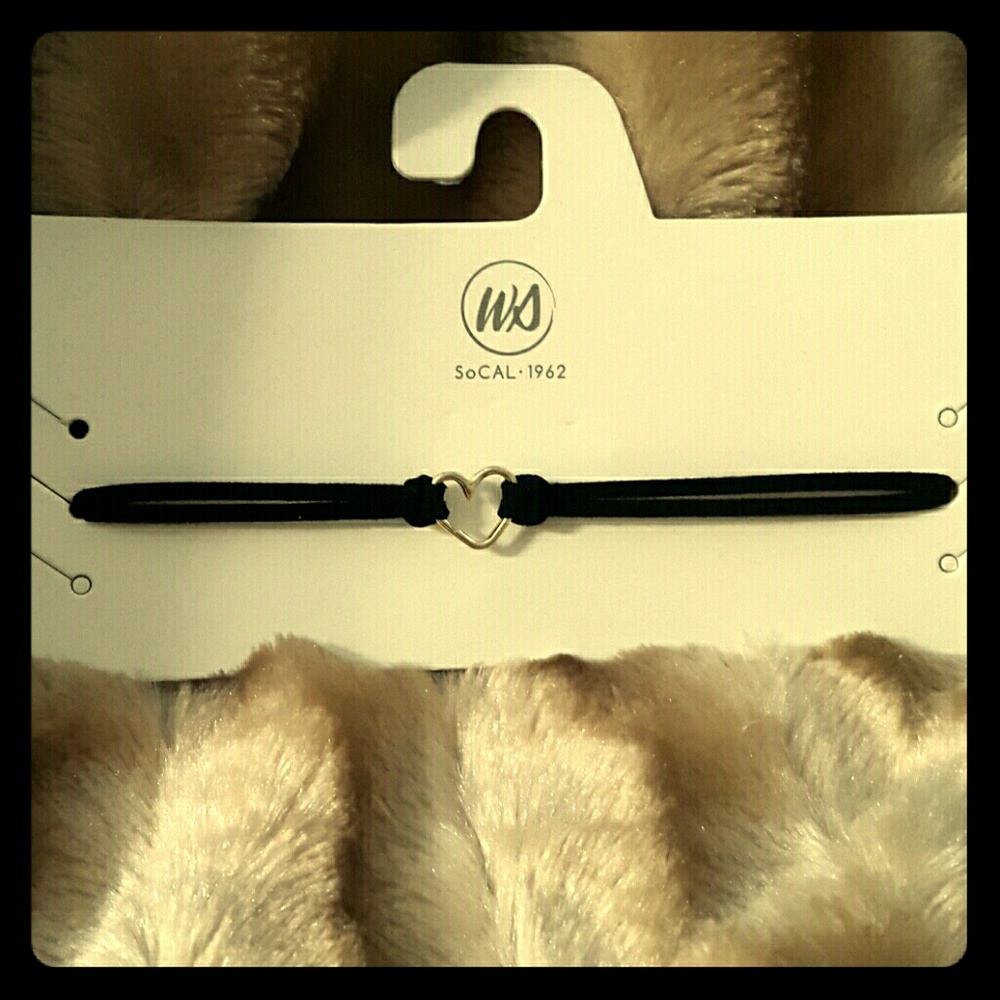 Black and gold choker necklace