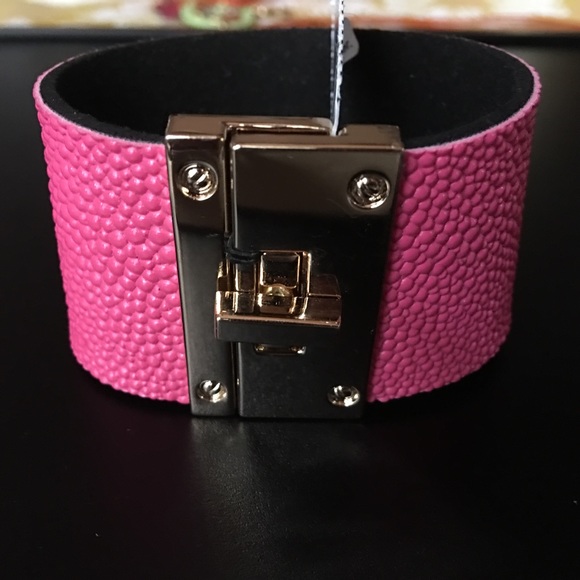 Express Jewelry - NWT-Express Pink FauxLeather Turnlock Bracelet