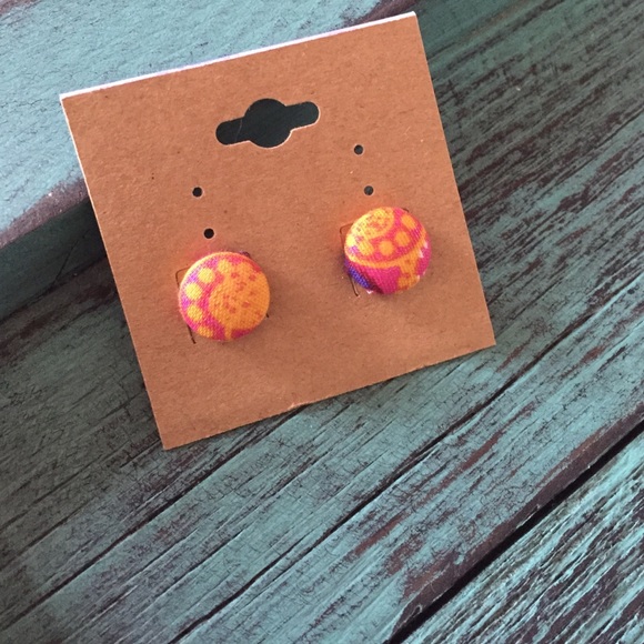 Fabric Wrapped Earrings - Picture 1 of 2