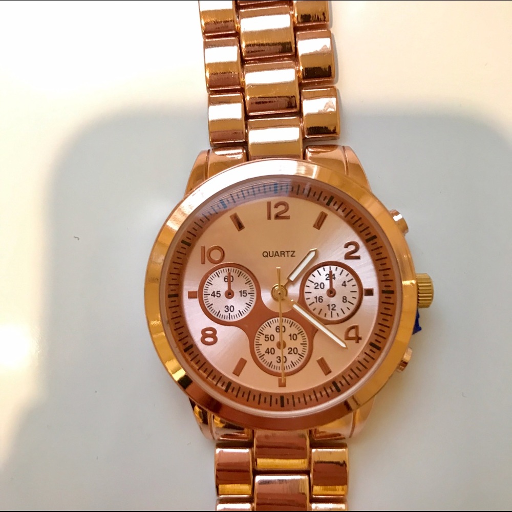 Rose gold quartz watch