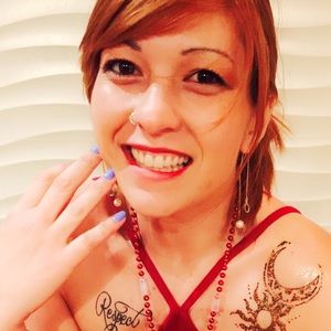 Meet your Posher, Alicia