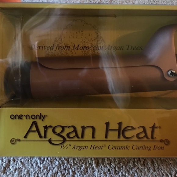 SOLD!  One 'n Only Argan Heat 1 1/2" Curling Iron - Picture 2 of 3